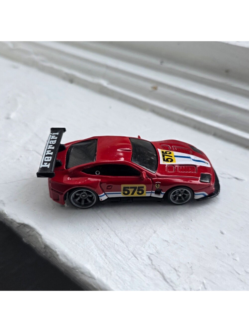 Hot Wheels 2009 Speed Machines Red Ferrari 575 GTC RED 1:64 diecast car